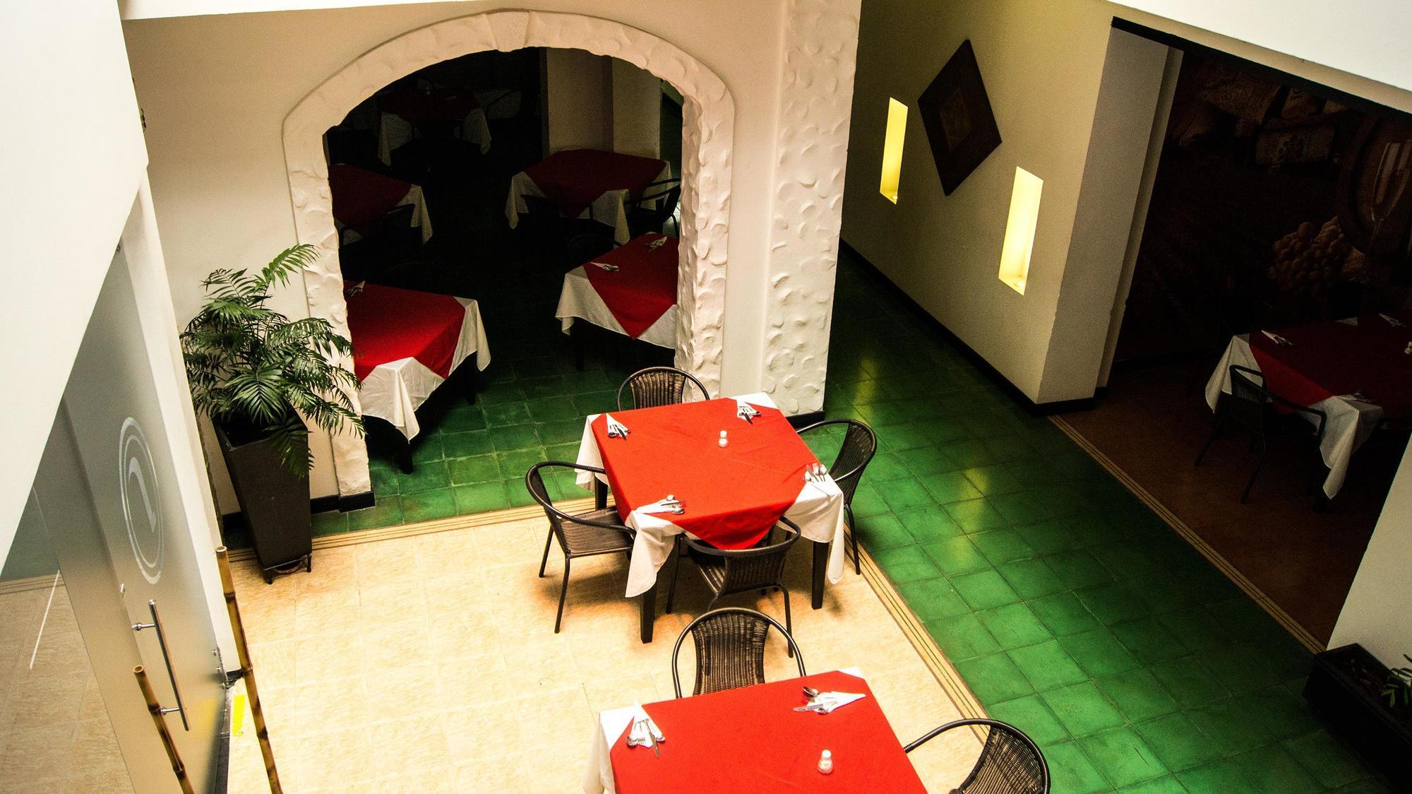 Aw Hotel Puerta De San Antonio Cali Exteriör bild